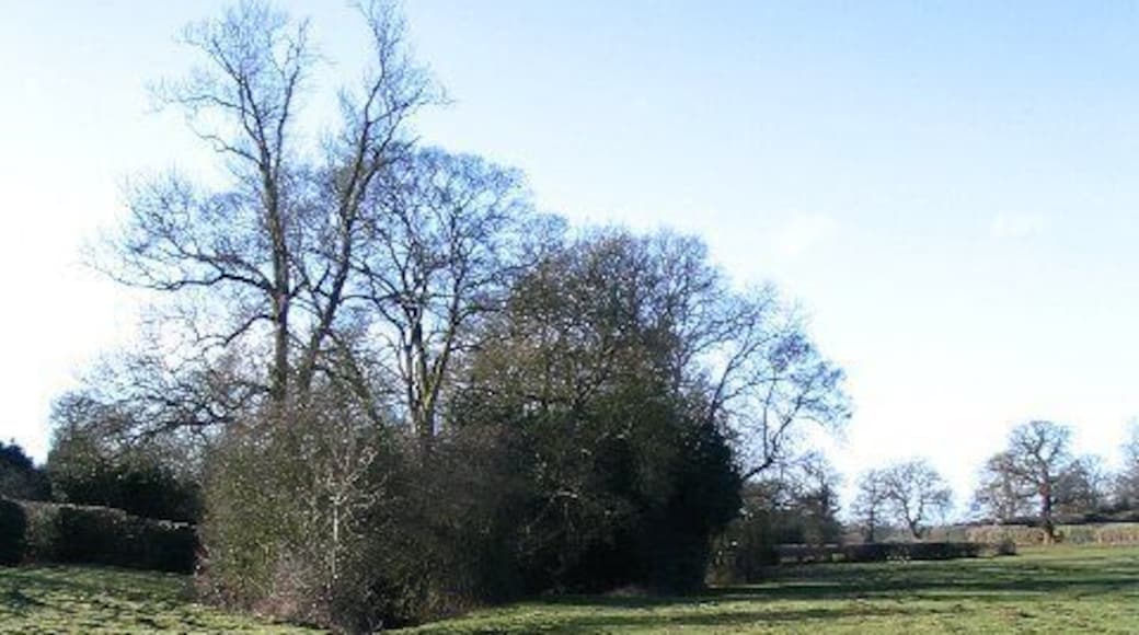 River Sherbourne Taken from the brick footbridge looking upstream. The river meanders between small bluffs. Taken after 2 days of snow followed by 1 day of rain.