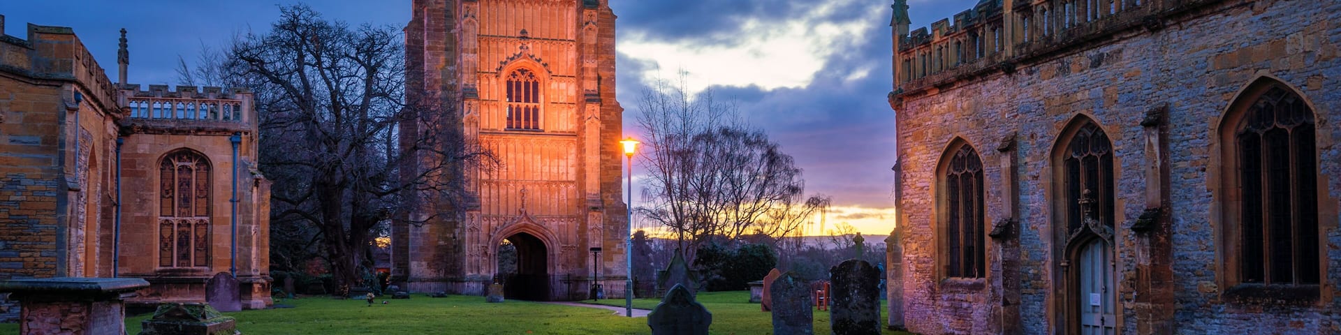 Evesham Bell Tower in Worcestershire. Saint Lawrence church and Abbey park at sunrise