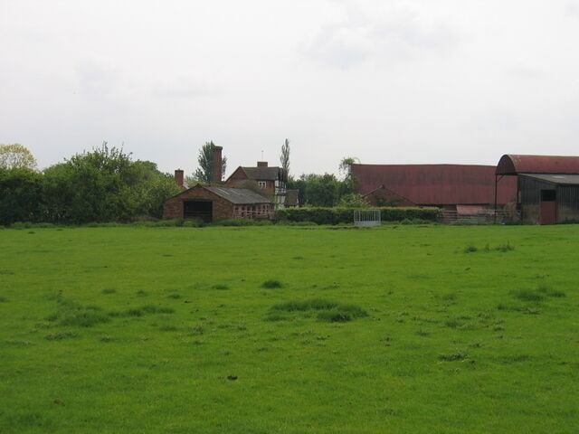 Bradley Green. Middle Beanhall Farm seen from the footpath passing Bradley Green.