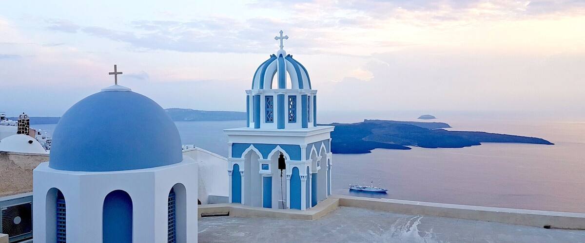 The pedestrian path between Imerovigli and Fira offers a non-stop collection of ultra impressive views.
#santorini #greece #incredibleview