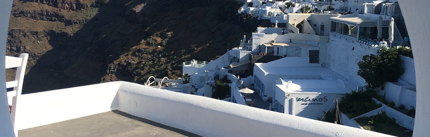 What an awesome part of Santorini