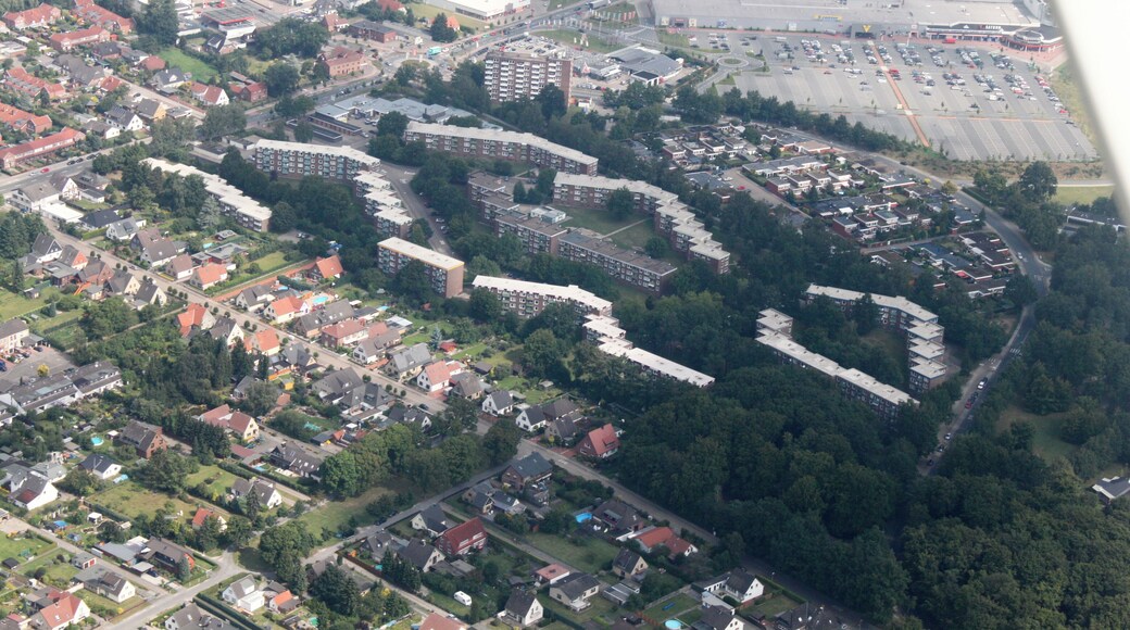 Fotoflug: von Flughafen Ganderkesee - Ganderkesee Stadt - Hasportsee - Roland Center - Grollaner See - Airport Bremen (identische Bildbeschreibung für File:2012-08-08-fotoflug-bremen zweiter flug 0001.JPG bis File:2012-08-08-fotoflug-bremen zweiter flug 0100.JPG