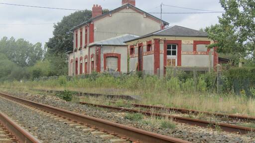 La gare fermรฉe de Pontaubault en 2017