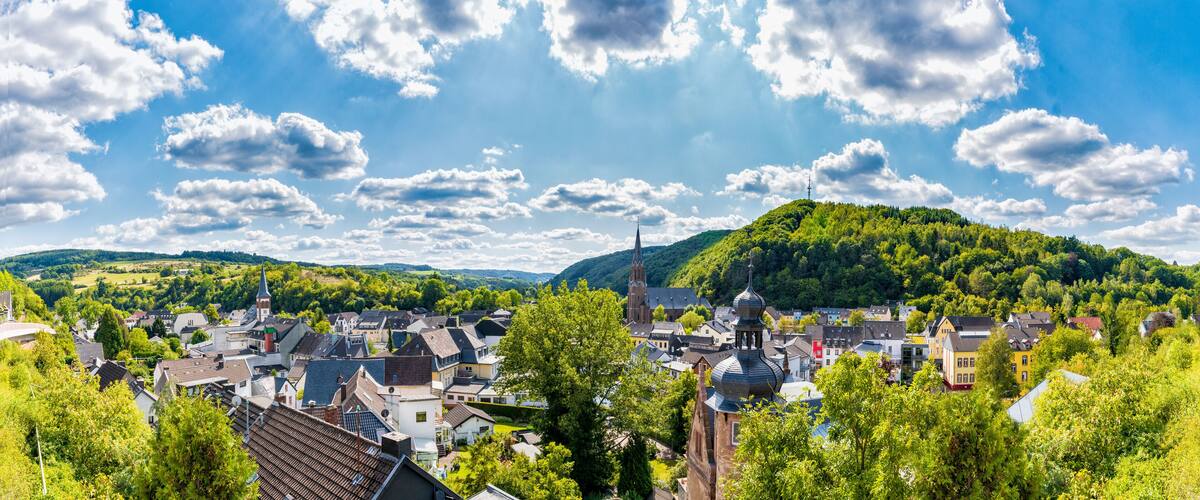 Blick über Gemünd in der Eifel Richtung Schleiden