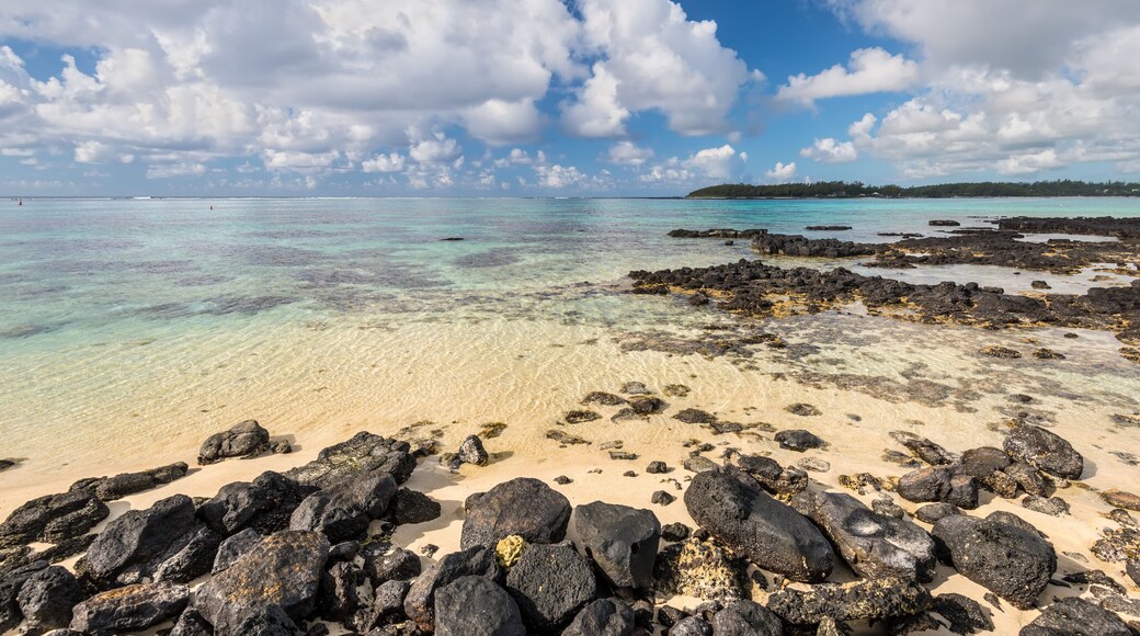 Wide-angle view of the Blue Bay Marine Park, Mauritius, Mahebourg, Indian Ocean. Polarizer filter used.