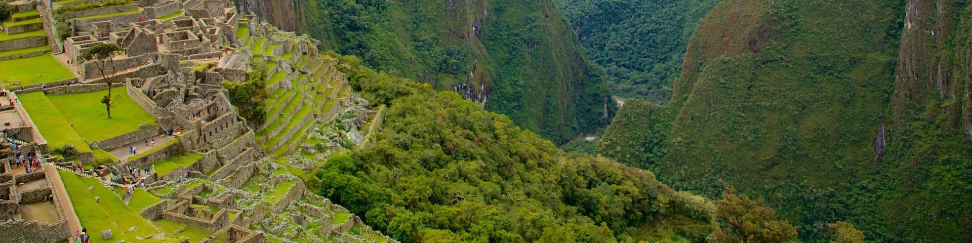 Cusco showing landscape views, mountains and a ruin