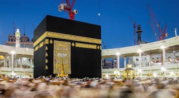 Kaaba is the only place on earth where the worship never quits.
Million of #moslem people come from over the world to perform #hajj and #umrah throughout the year. And here in Masjidil Haram, the biggest mosque in the world, thousand of people do thawaf everytime, a circular