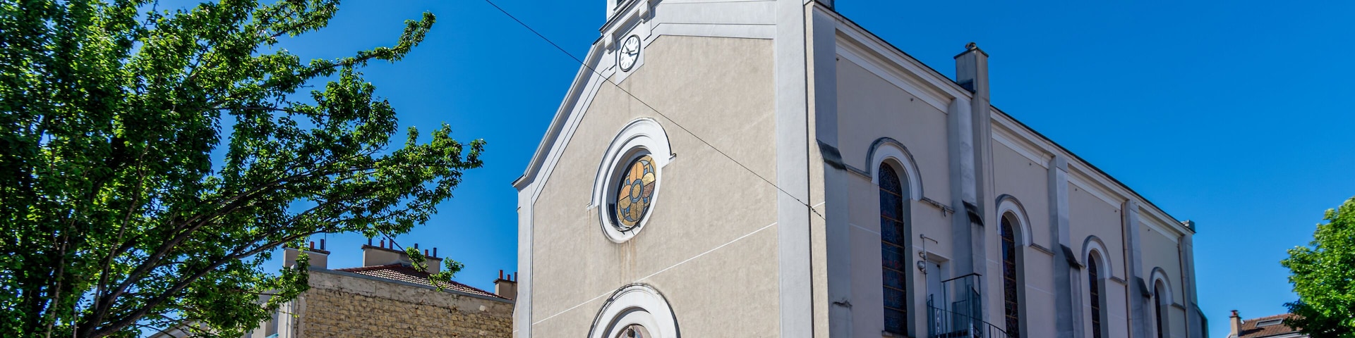 Vue extérieure de l'église catholique Notre-Dame de Malakoff, France, dans le département des Hauts-de-Seine, en région Ile-de-France, au sud de Paris