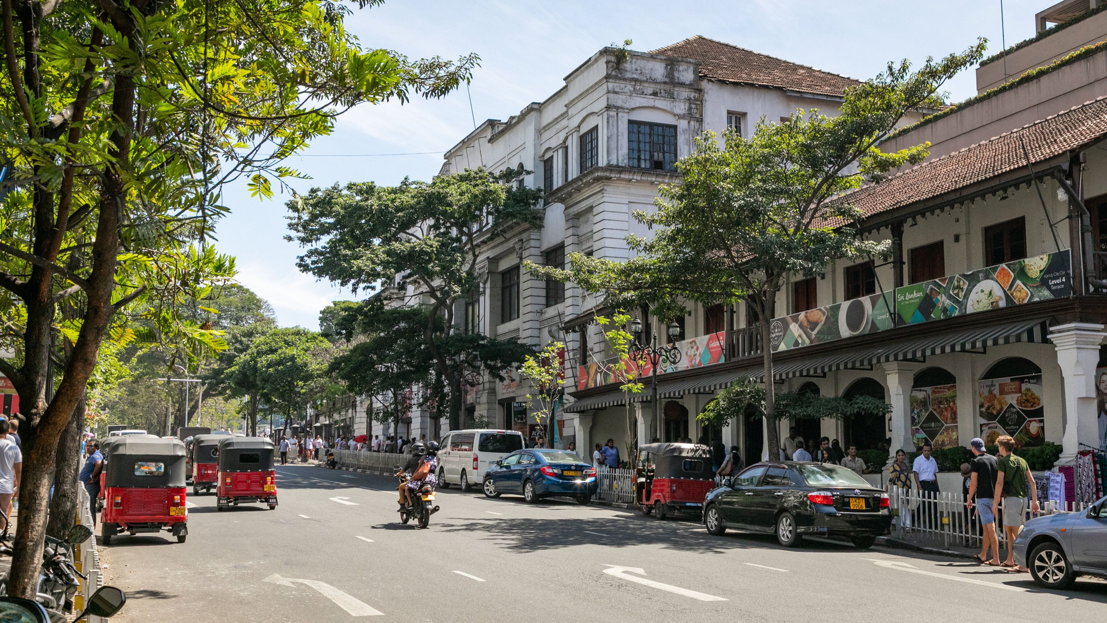 Kandy featuring street scenes