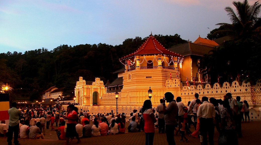Sri Dalada Maligawa ( Temple of the Tooth ) , Kandy , Sri Lanka