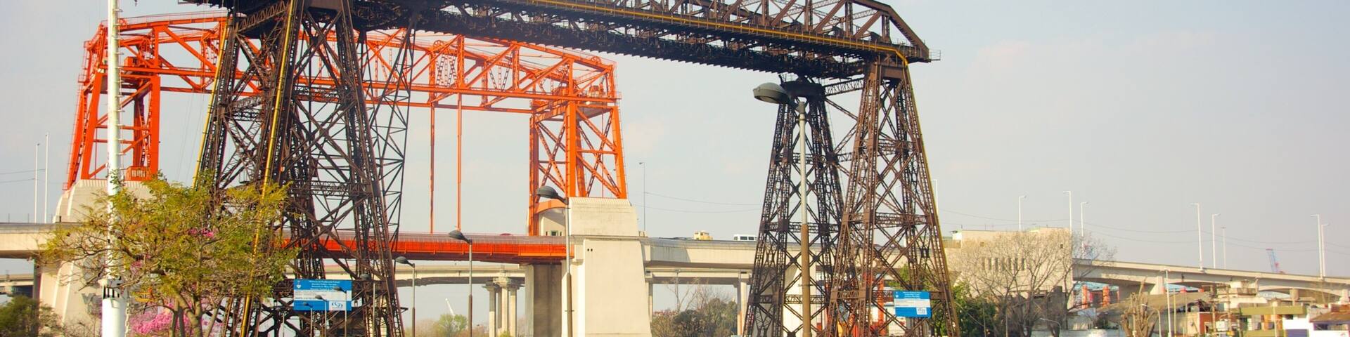 Avellaneda showing a bridge