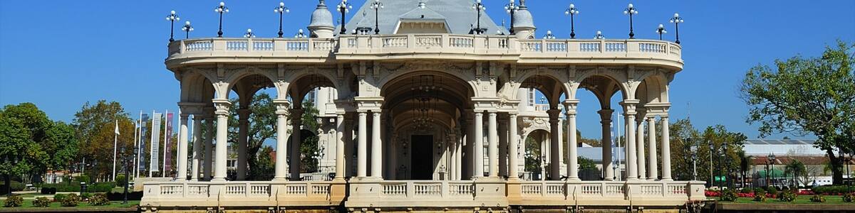 Tigre featuring heritage architecture and general coastal views