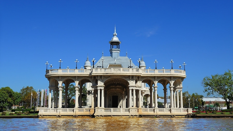 Tigre featuring heritage architecture and general coastal views