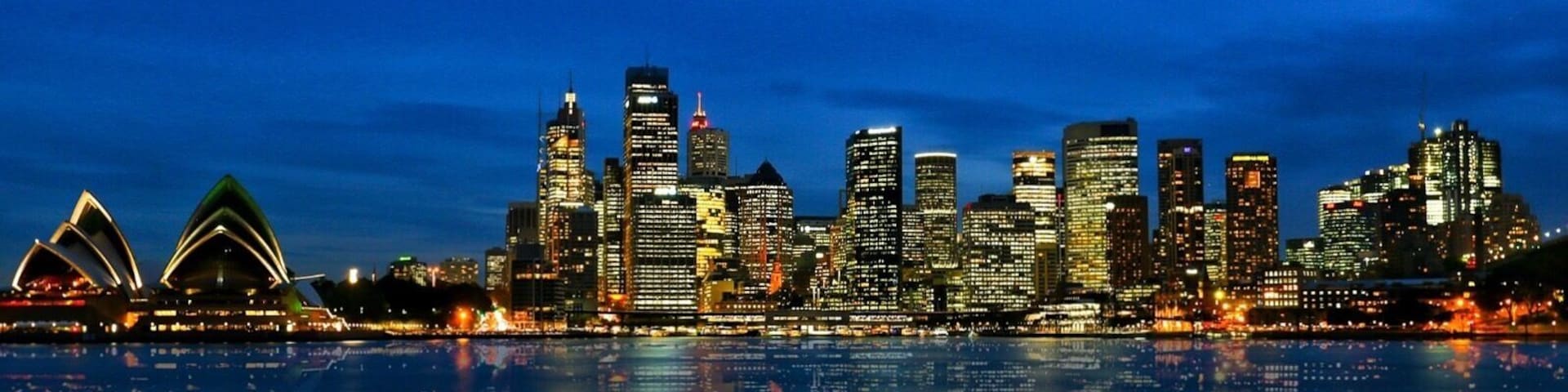 Sydney is an amazing harbour city that is full of beautiful beaches and vantage points. This is a view of the city skyline just after sunset at Kirribilli.
#LifeatExpedia