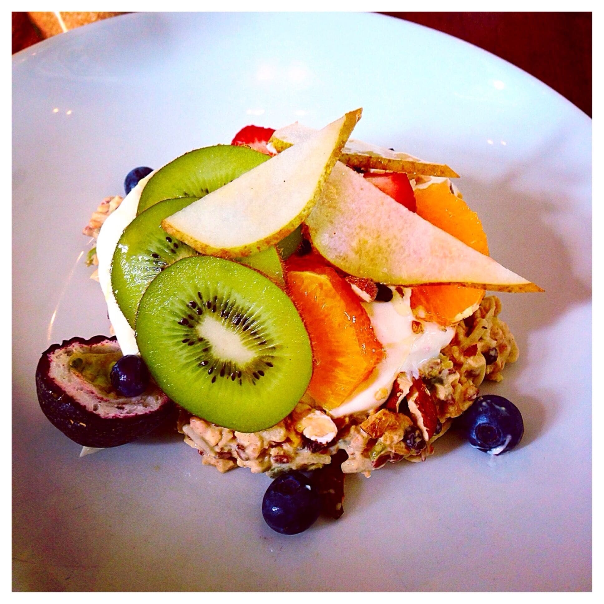 Found this Gem Cafe for Breakfast in my old neighborhood. I'm addicted to this Bircher with Seeds, so yummy! 