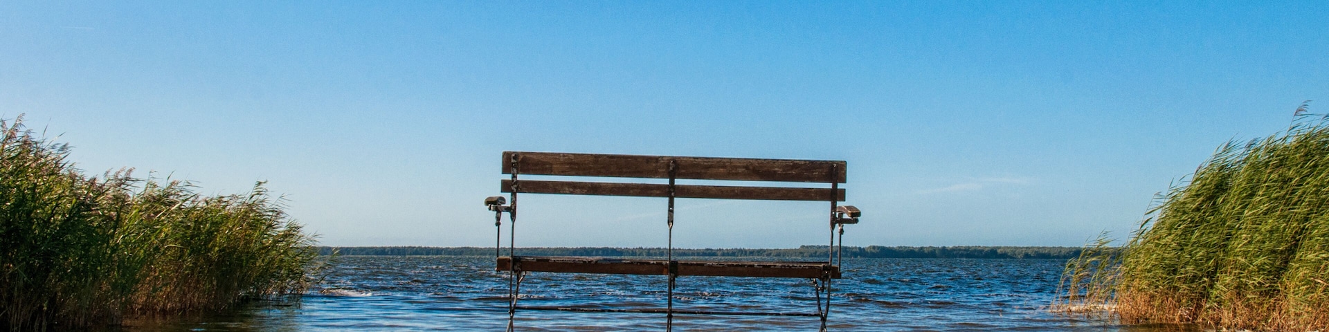 Bank am Strand von Rügen