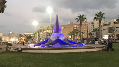 Lighted fountain