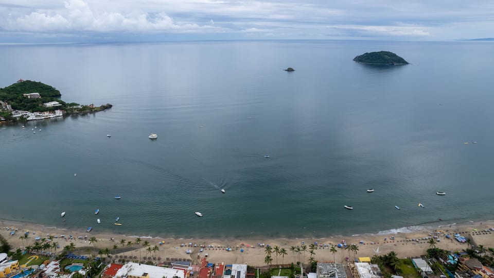 Picture of Rincon de Guayabitos (known as Guayabitos) - a popular beach located in Nayarit, Mexico