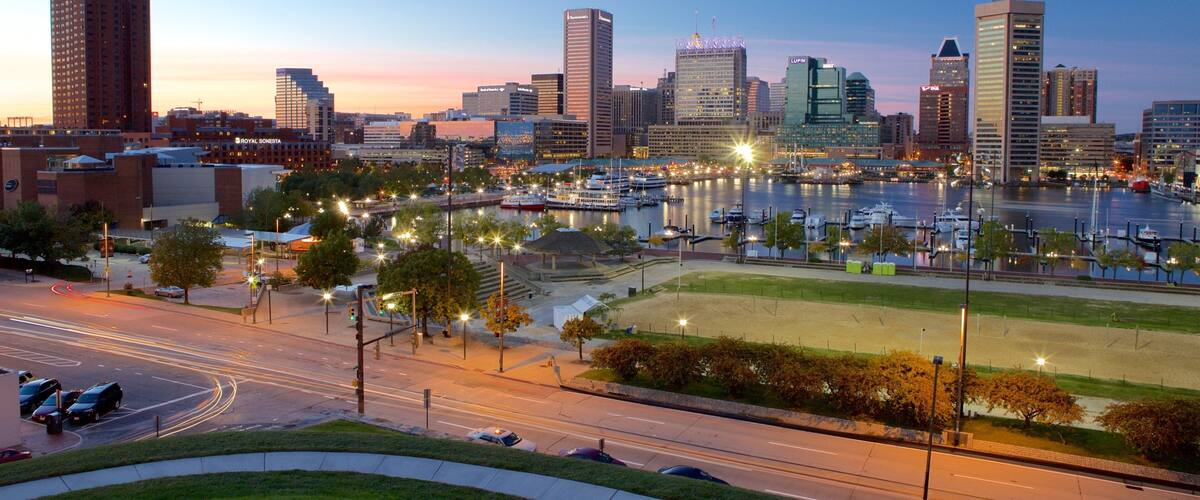 Baltimore which includes a city, modern architecture and night scenes