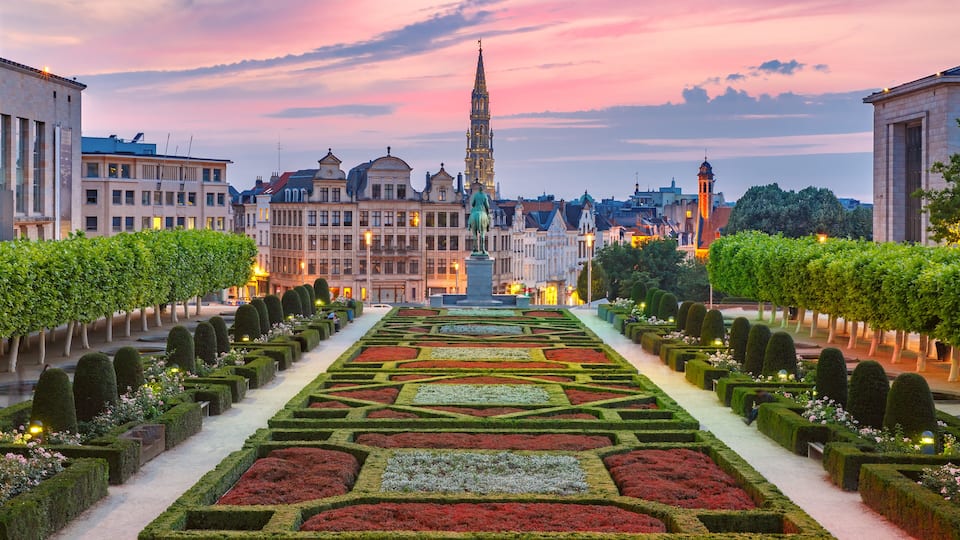 Brussels City Hall and Mont des Arts area at sunset in Brussels, Belgium, Shutterstock ID 1255335097, Purchase Order: SP-1832, Order Number: SP-1832 Flanders MeSo Campaign, Client/Licensee: Expedia Me
