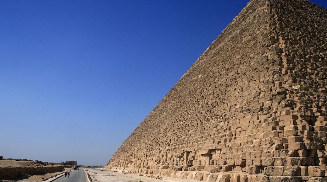 Cairo which includes building ruins and heritage architecture