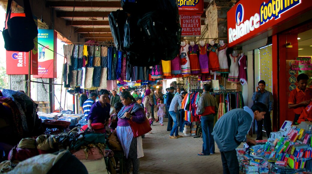 Calcuta que incluye escenas urbanas, mercados y vistas interiores