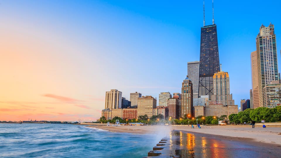 Chicago skyline from North Avenue Beach