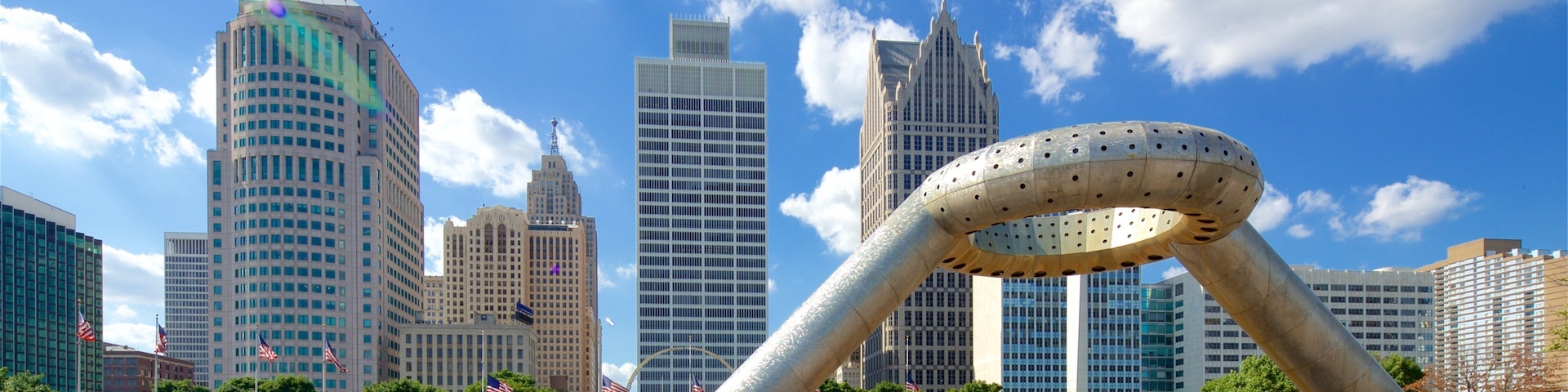 Detroit showing a square or plaza, outdoor art and a city