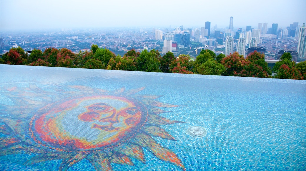 Thủ đô Jakarta cho thấy thành phố và bể bơi