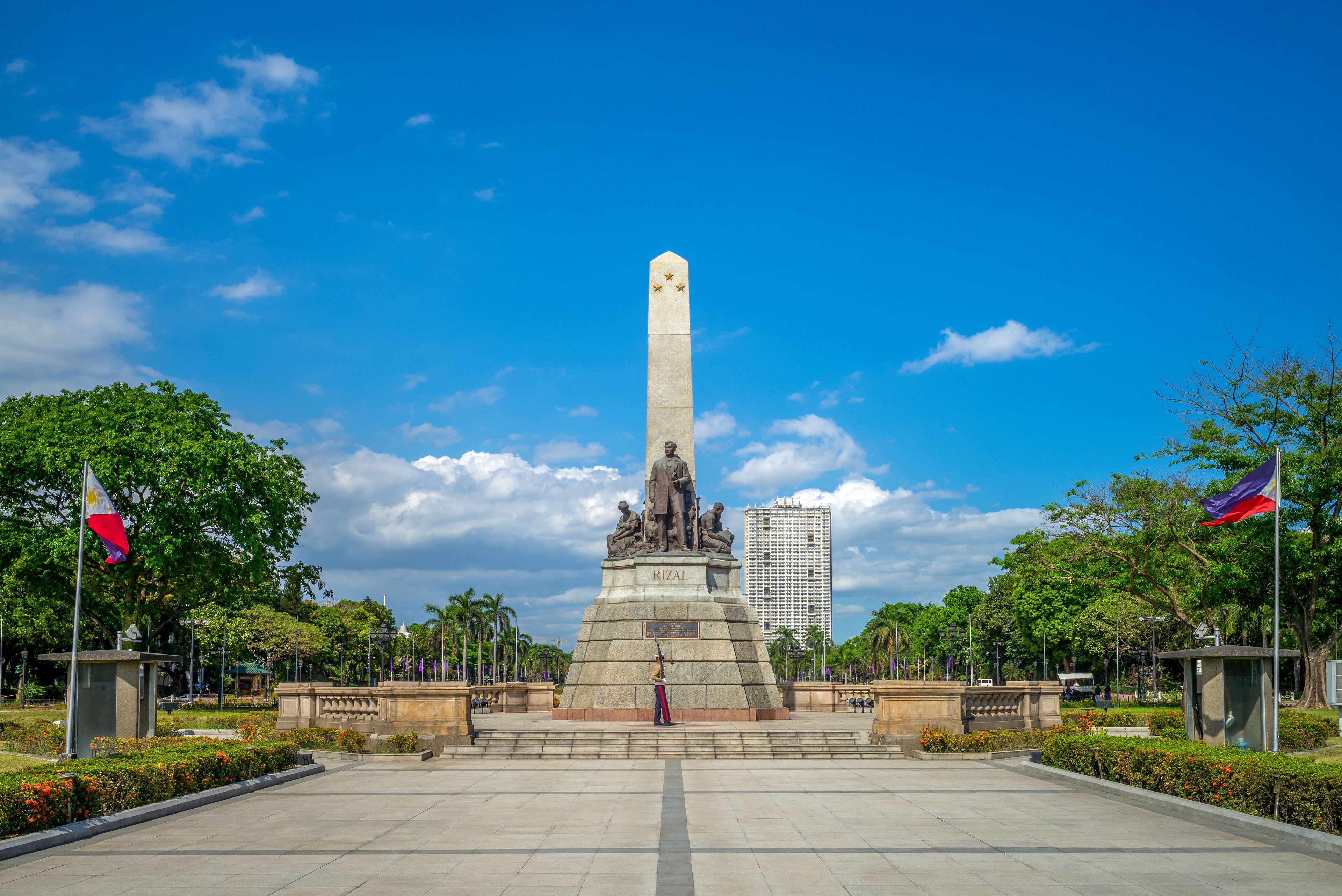 rizal park (Luneta) and Rizal Monument  in manila
