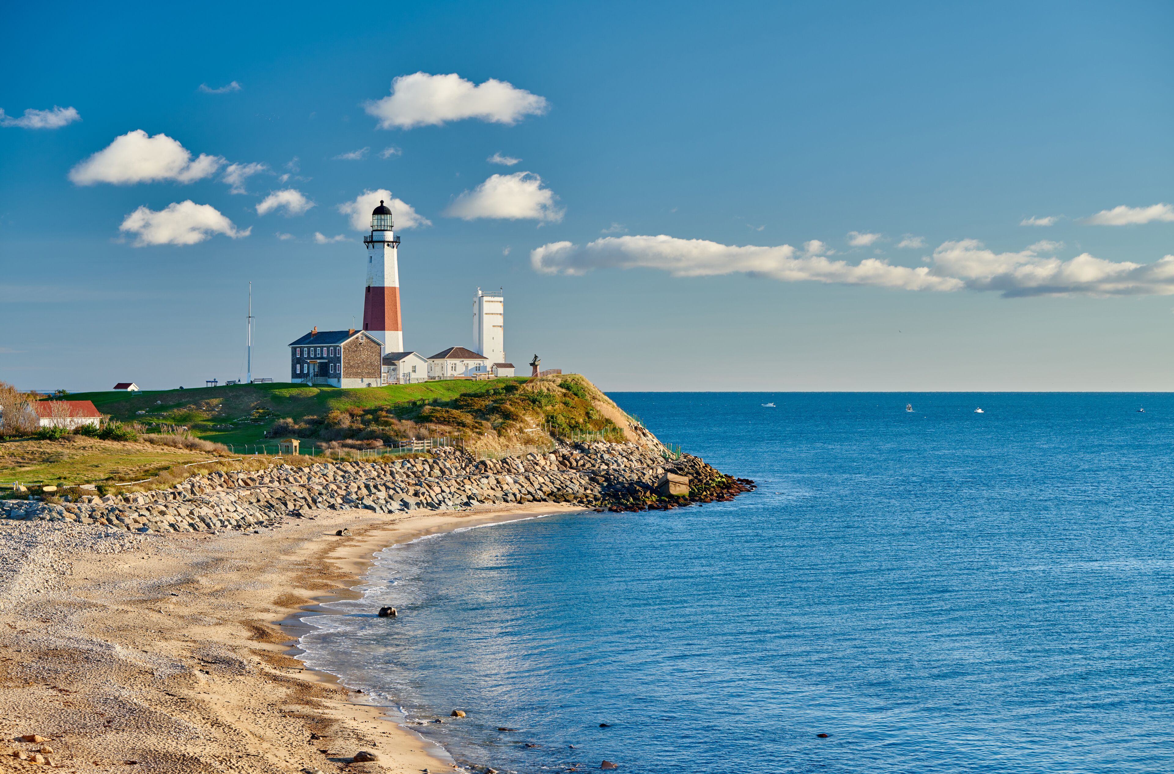 Montauk Lighthouse and beach, Long Island, New York, USA.