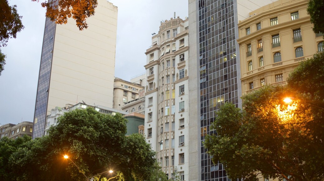 Rio de Janeiro caracterizando elementos de patrimônio e uma cidade