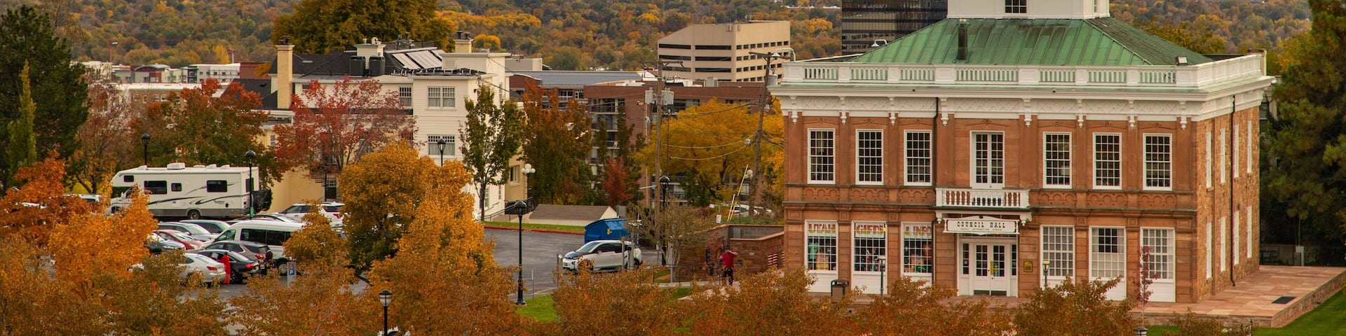 Salt Lake City which includes mountains, landscape views and a small town or village