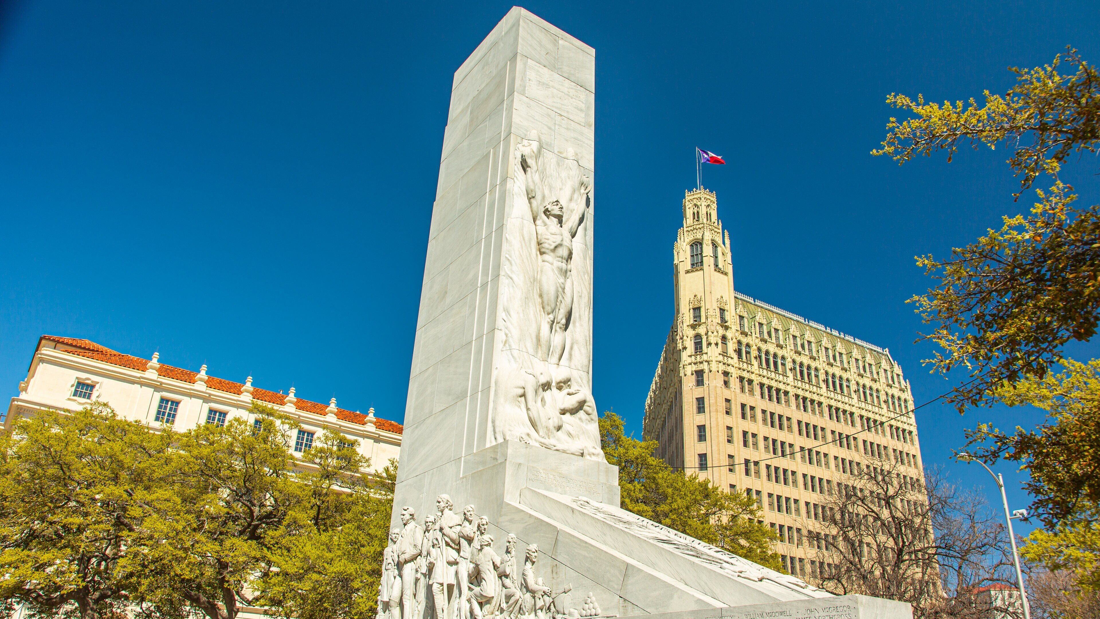 San Antonio featuring a monument