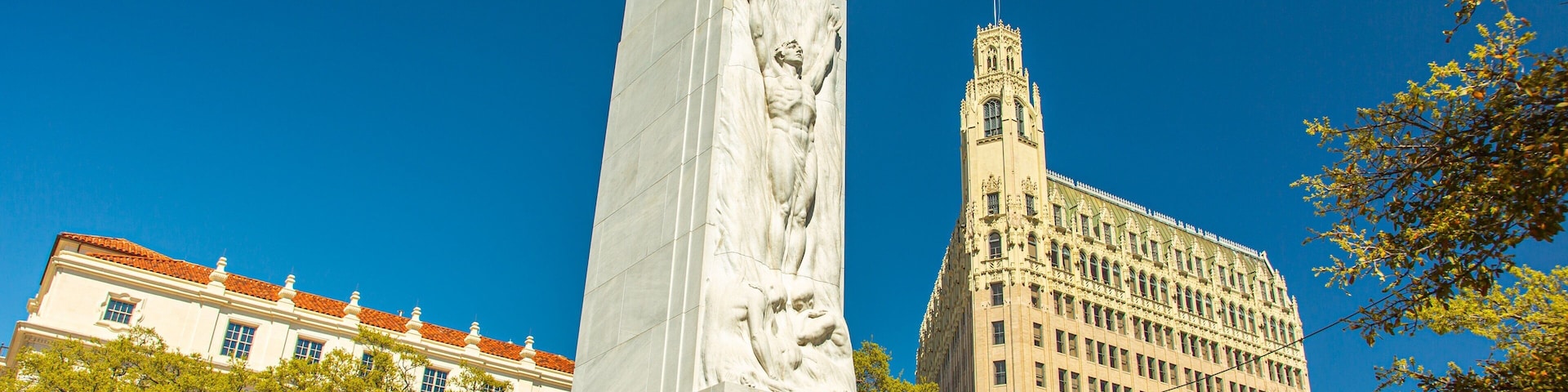 San Antonio featuring a monument