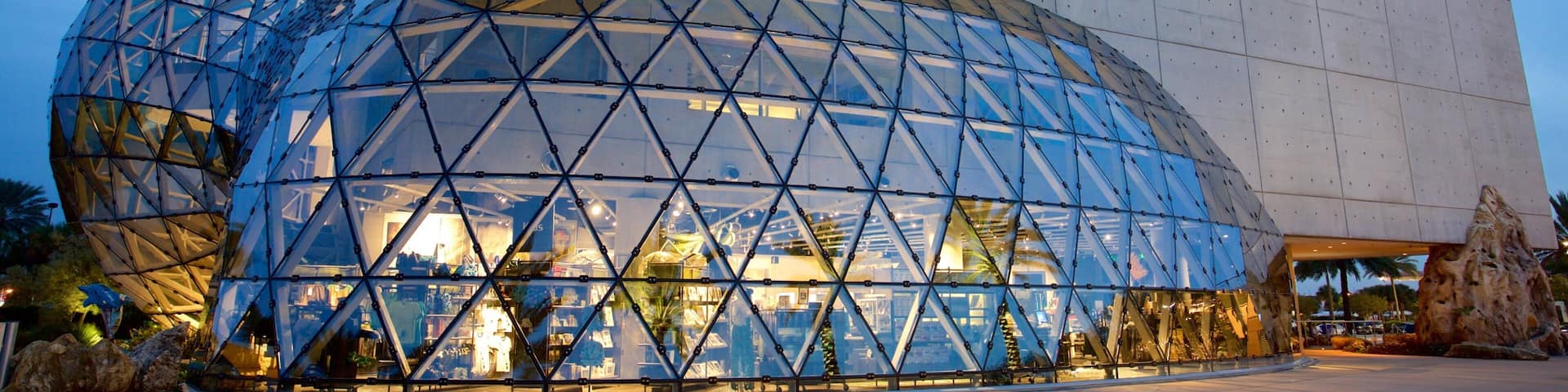 St. Petersburg featuring modern architecture