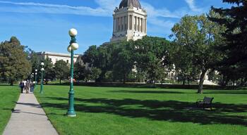 The Manitoba Legislative Building in the centre of the lovely memorial park.