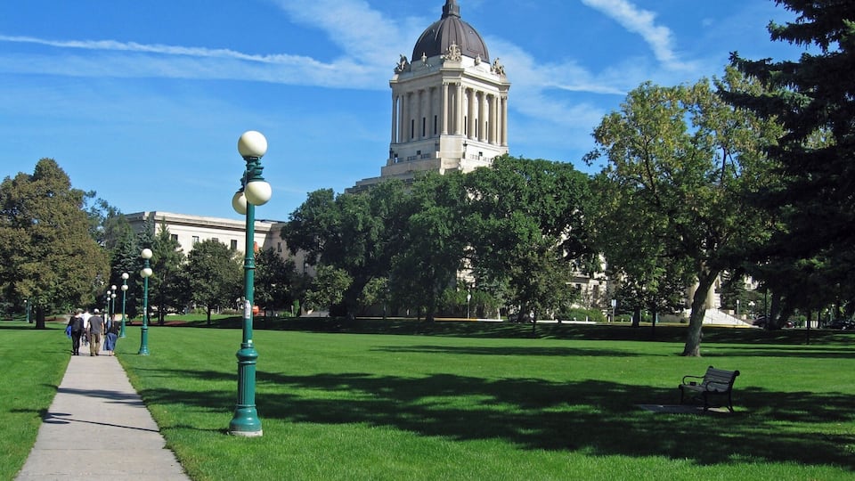 The Manitoba Legislative Building in the centre of the lovely memorial park.