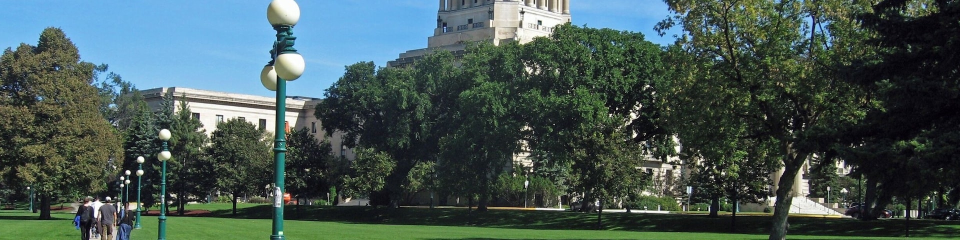 The Manitoba Legislative Building in the centre of the lovely memorial park.