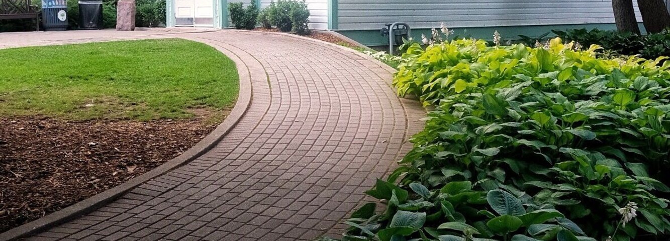 Inside the Léo Mol sculpture garden is this building that is actually a museum of smaller work. Best time to photograph this is late evening before sunset