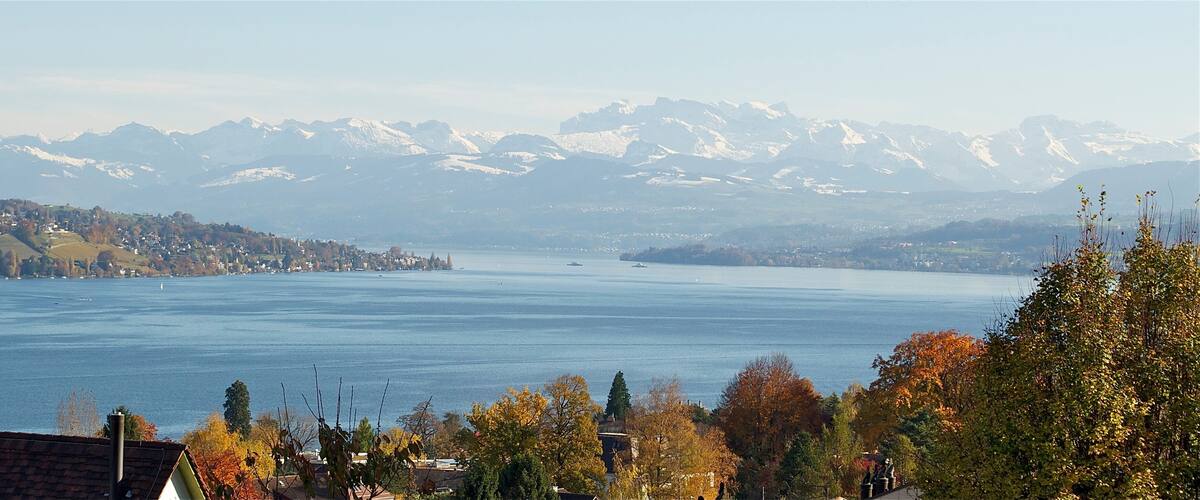 Seepanorama im Herbst, von Kilchberg aus