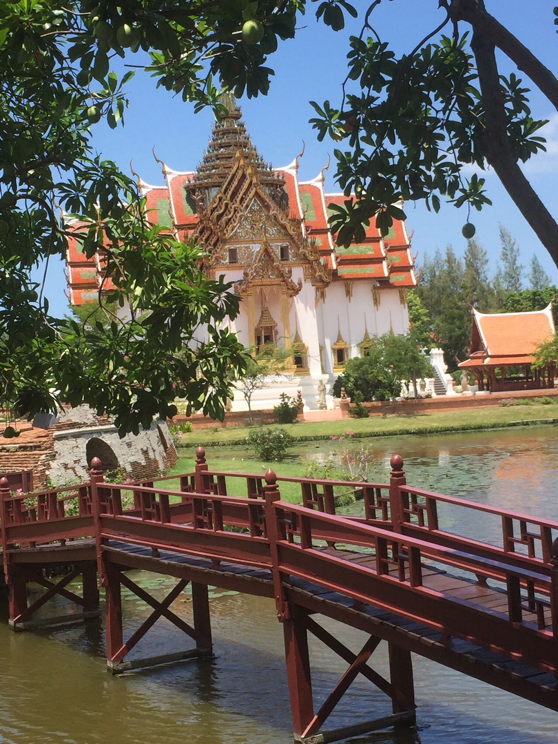 Ancient City is an easy day-trip about an hour or so outside of Bangkok, Thailand. It is a huge park where you can walk, ride bikes or take a tram to see a wide array of Thai temples and statues. 

#thailand #thai #nature #architecture #temple #outdoors

Instagram.com/luv_to_wander 