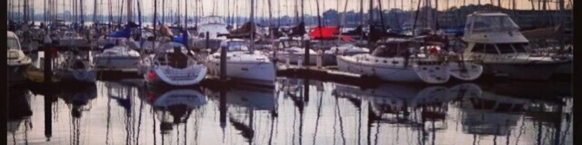Strolling on Middle Brighton Pier outside Melbourne, Australia #melbourne #travelstoke