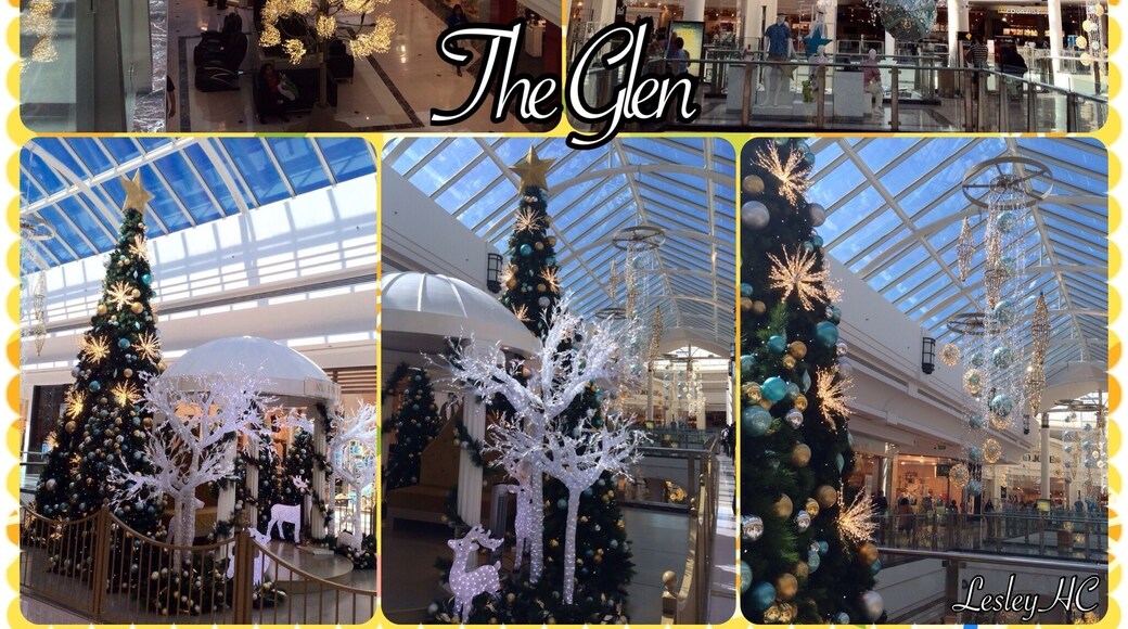 Christmas decorations at my local shopping centre, "The Glen" in Glen Waverley. Caters for most of my general needs and has one of my favourite department stores - 'David Jones'.
#Christmas #ShoppingCentre