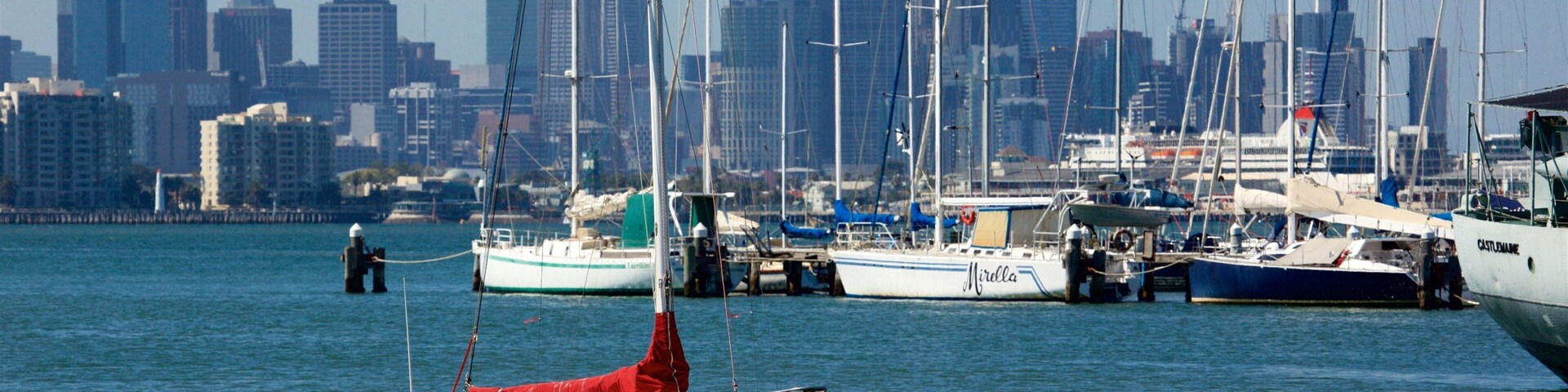 Williamstown which includes a high-rise building, a city and a bay or harbour