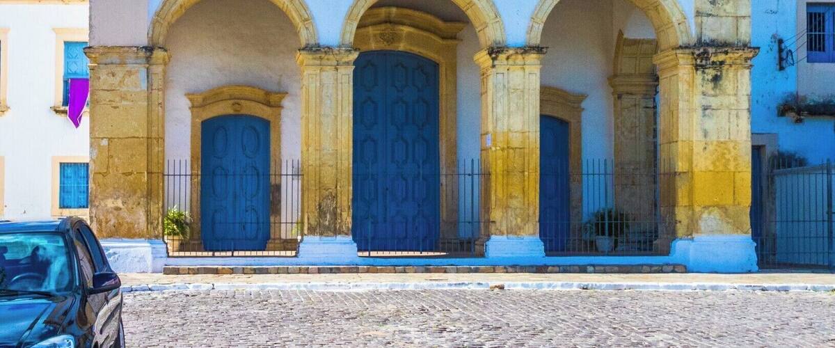 Igreja e Convento do Carmo (Church and Convent of Mount Carmel), constructed 1699-1766, São Cristóvão, Sergipe, Brazil.
Note the church and convent are to the right, the Igreja da Ordem Terceira do Carmo (Igreja da Ordem Terceira do Carmo), a sepate designated historic structure, is set back to the left.
#BVStrove
