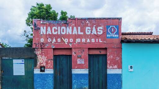 Nacional Gás, São Cristóvão, Sergipe, Brazil. One of numerous buildings on the winding historic streets of the main square of São Cristóvão. #BVStrove