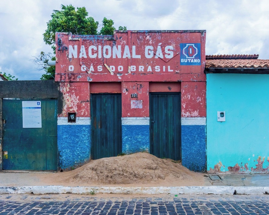 Nacional Gás, São Cristóvão, Sergipe, Brazil. One of numerous buildings on the winding historic streets of the main square of São Cristóvão. #BVStrove
