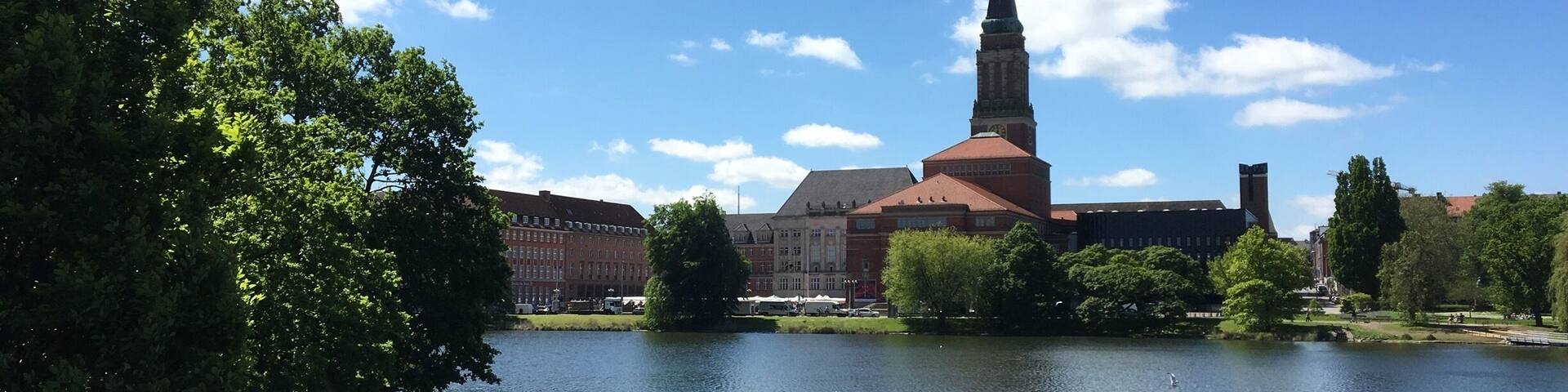Kieler Rathaus im FrĂŒhling