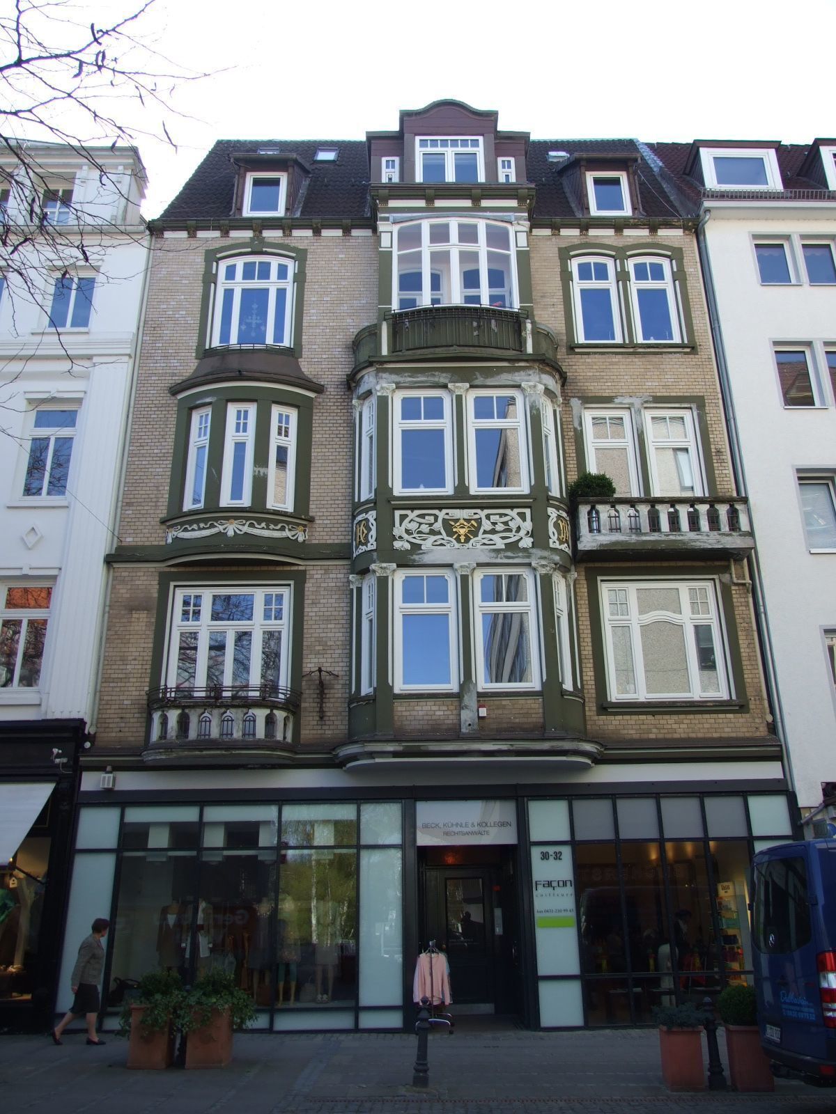 Walking through Kiel Center
#architecture